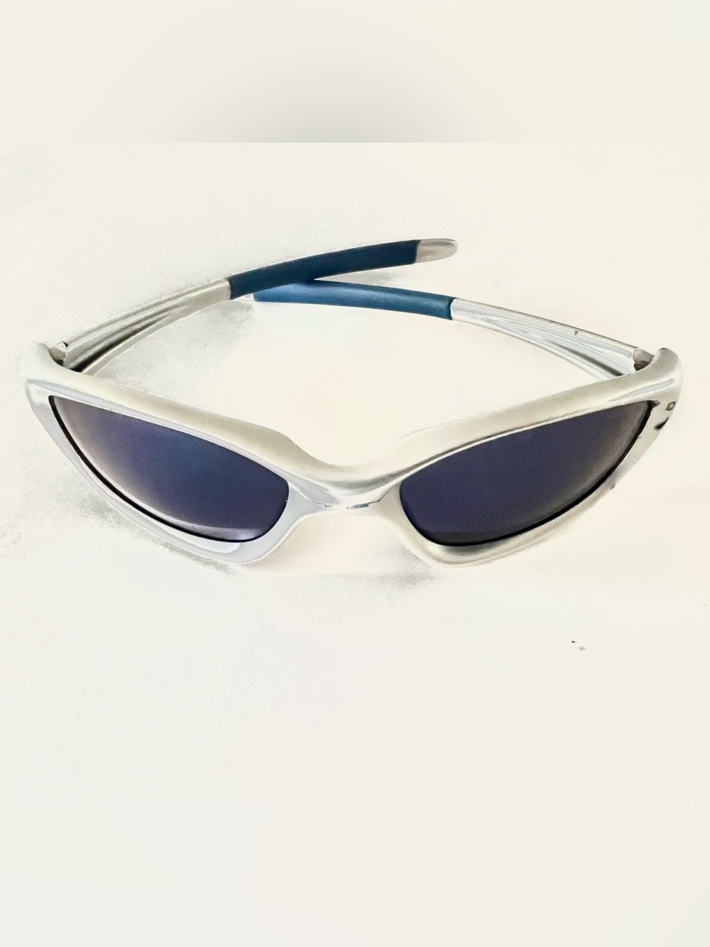 Vintage Oakley XX Twenty FMJ 5.56 Silver Blue Sunglasses 04-281